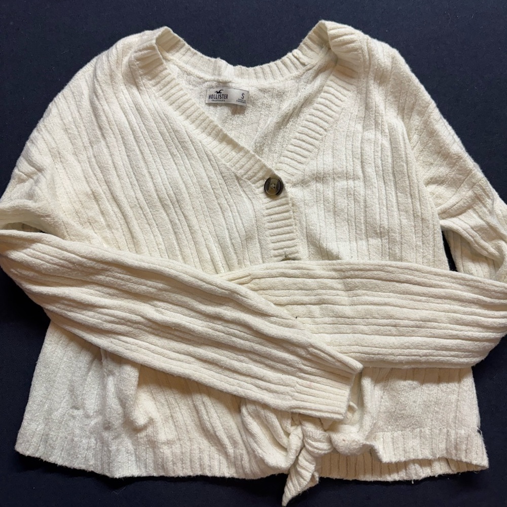 Hollister sweater